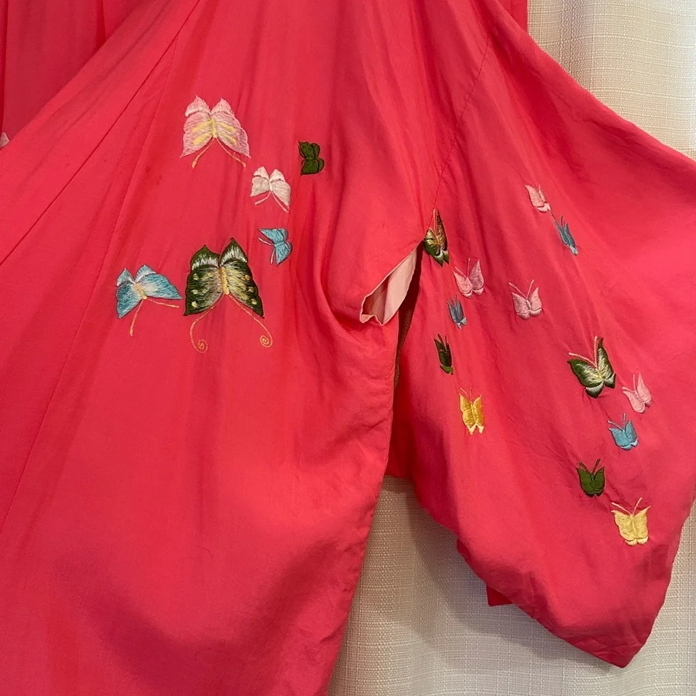 Vintage Japanese Silk Kimono Embroidered Butterflies - Picture 5 of 12